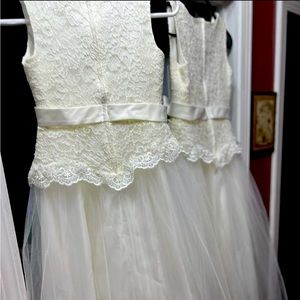 Beauty flower girls dresses or just any occasion both are a size 8-9